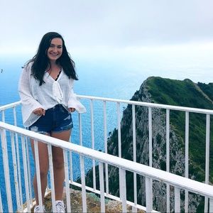 Meet your Posher, Julie